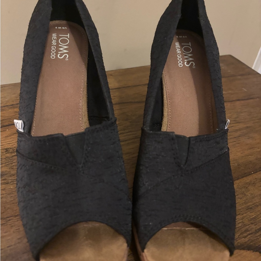 TOMS Black Women's Peep-Toe Wedges